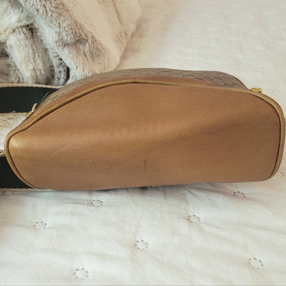 Gucci Micro GG Crossbody - Picture 4 of 16